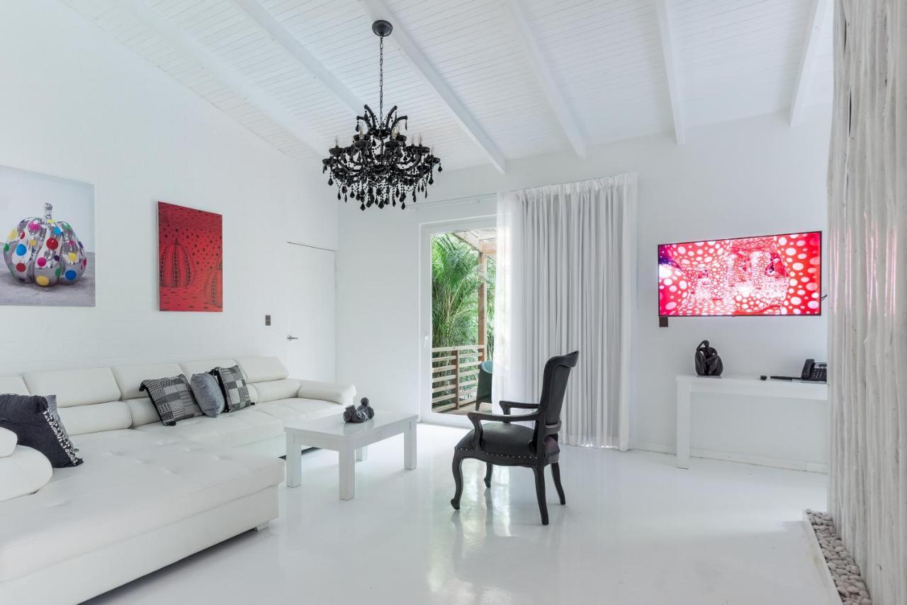 Gigi Brown Beachfront Santa Teresa 5* Malpais