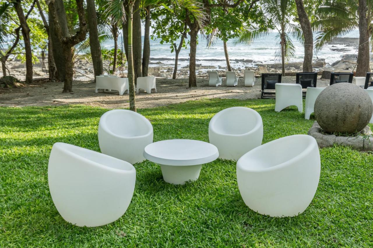 Hotel Gigi Brown Beachfront Santa Teresa